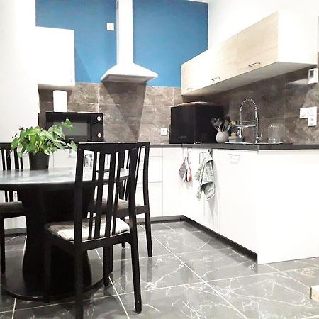 Maisonnette 28 M2 Au Fond Du Jardin Calme&Confort モンドヴィル エクステリア 写真