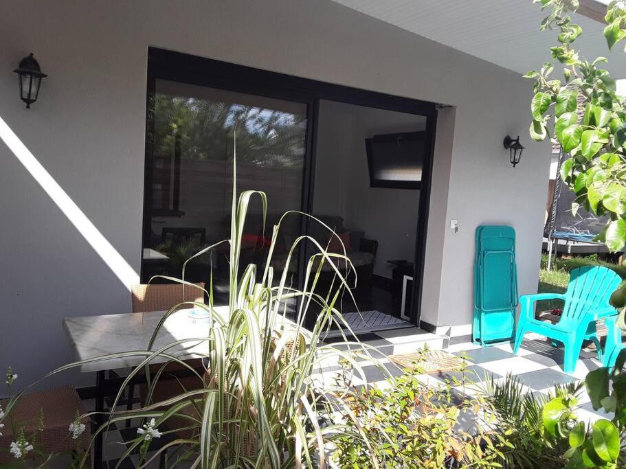 Maisonnette 28 M2 Au Fond Du Jardin Calme&Confort モンドヴィル エクステリア 写真