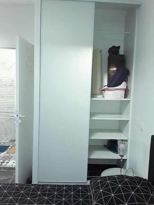 Maisonnette 28 M2 Au Fond Du Jardin Calme&Confort モンドヴィル エクステリア 写真