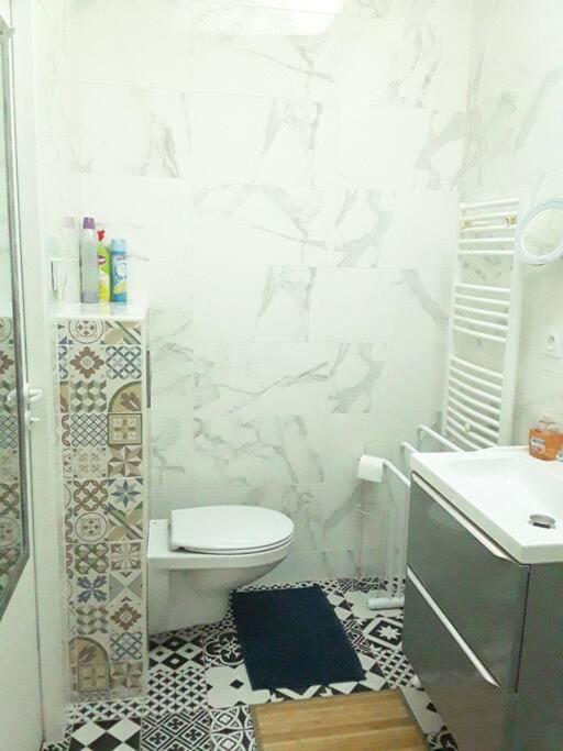 Maisonnette 28 M2 Au Fond Du Jardin Calme&Confort モンドヴィル エクステリア 写真